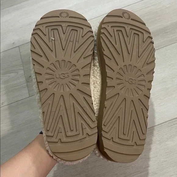 UGG Tasman Maxy curly Slippers - Picture 6 of 6